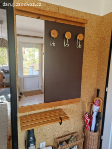 lux, vesak se zrcadlem, stolek