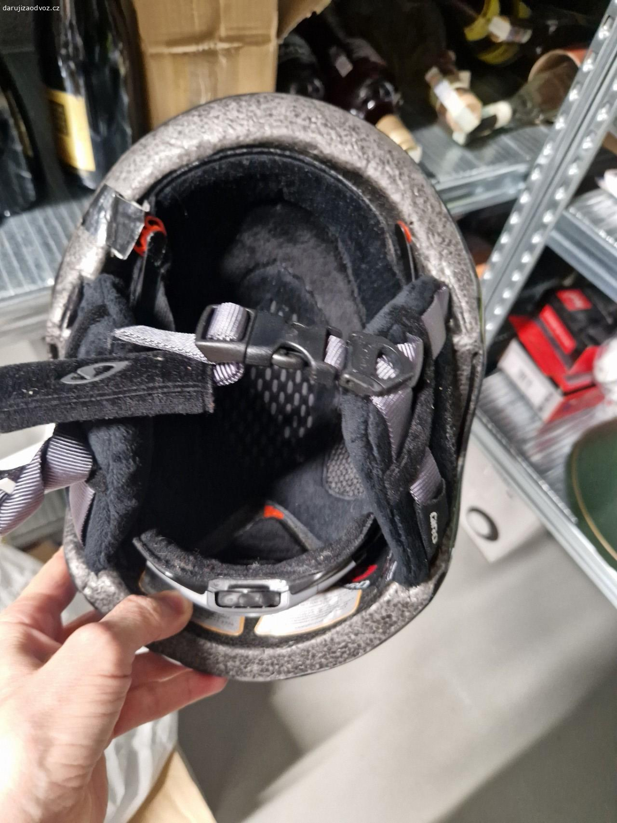 lyzarska/snb helma giro. za odvoz stara ale funkcni helma giro vel. M/L
