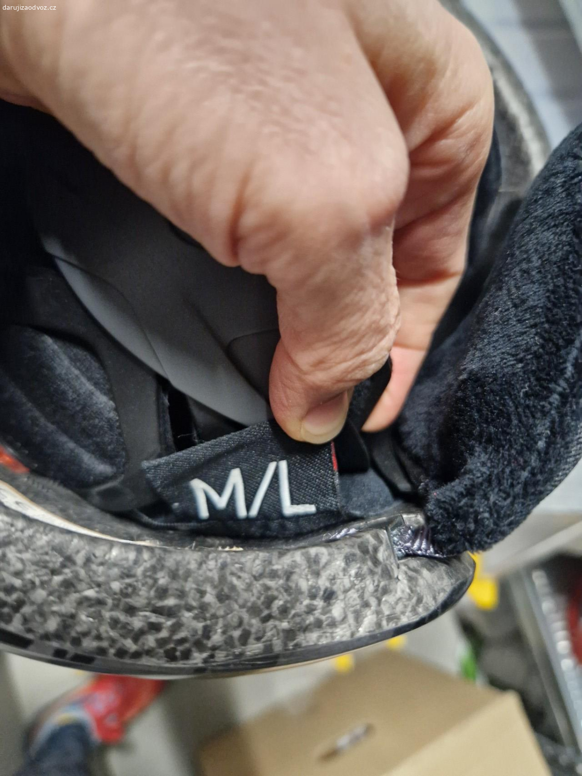 lyzarska/snb helma giro. za odvoz stara ale funkcni helma giro vel. M/L