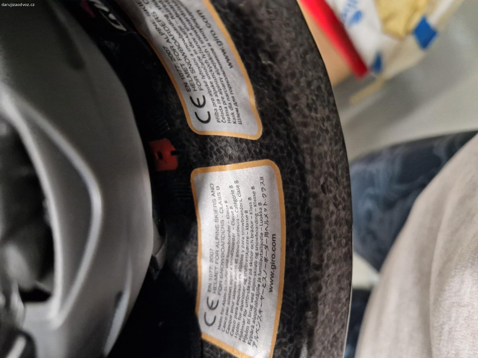 lyzarska/snb helma giro. za odvoz stara ale funkcni helma giro vel. M/L