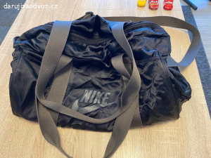 Menší taška Nike