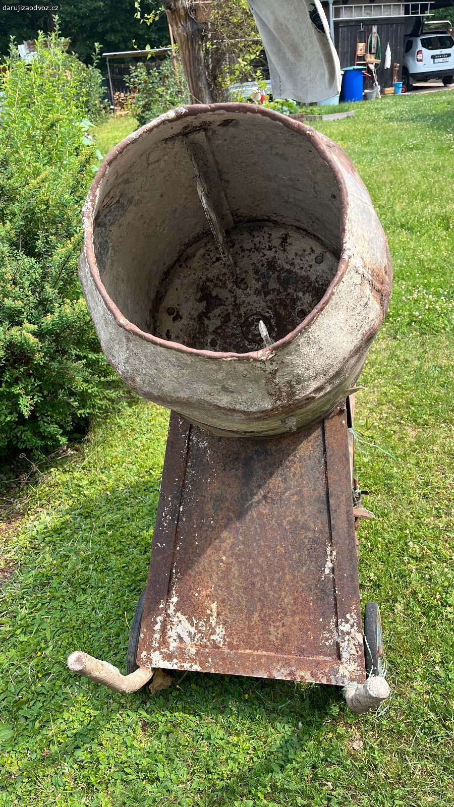 MÍCHAČKA NA MALTU ČI BETON!. Za odvoz dám stavební míchačku, na třífázový proud.