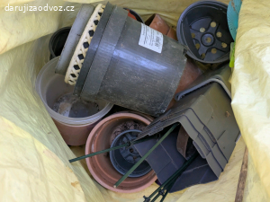 Mix květináčů