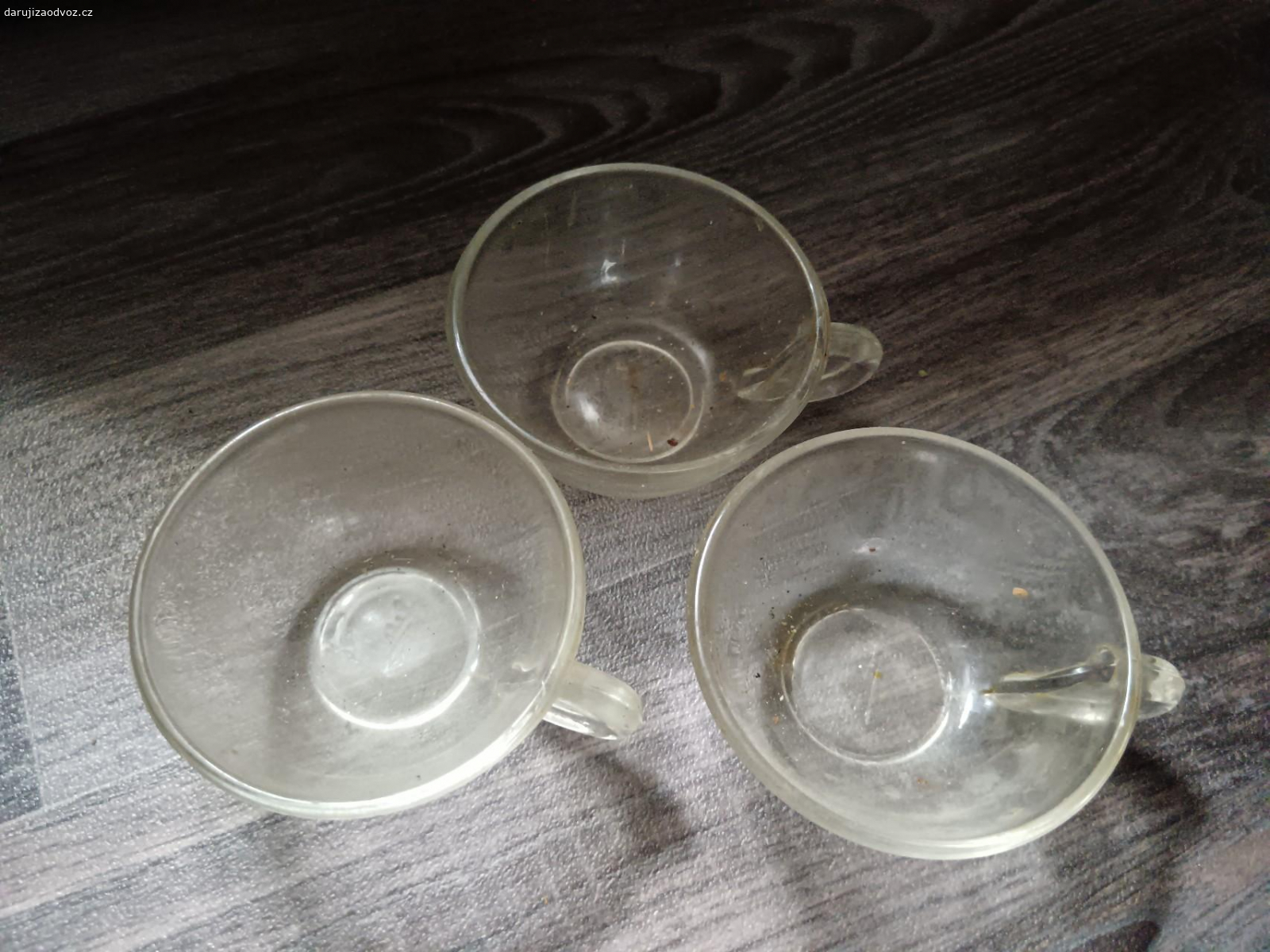 Mix porcelánu/skla. Daruji mix přebytečného porcelánu a skla. 
Talířky, podšálky, hrníčky, skleničky ..) osobní odběr