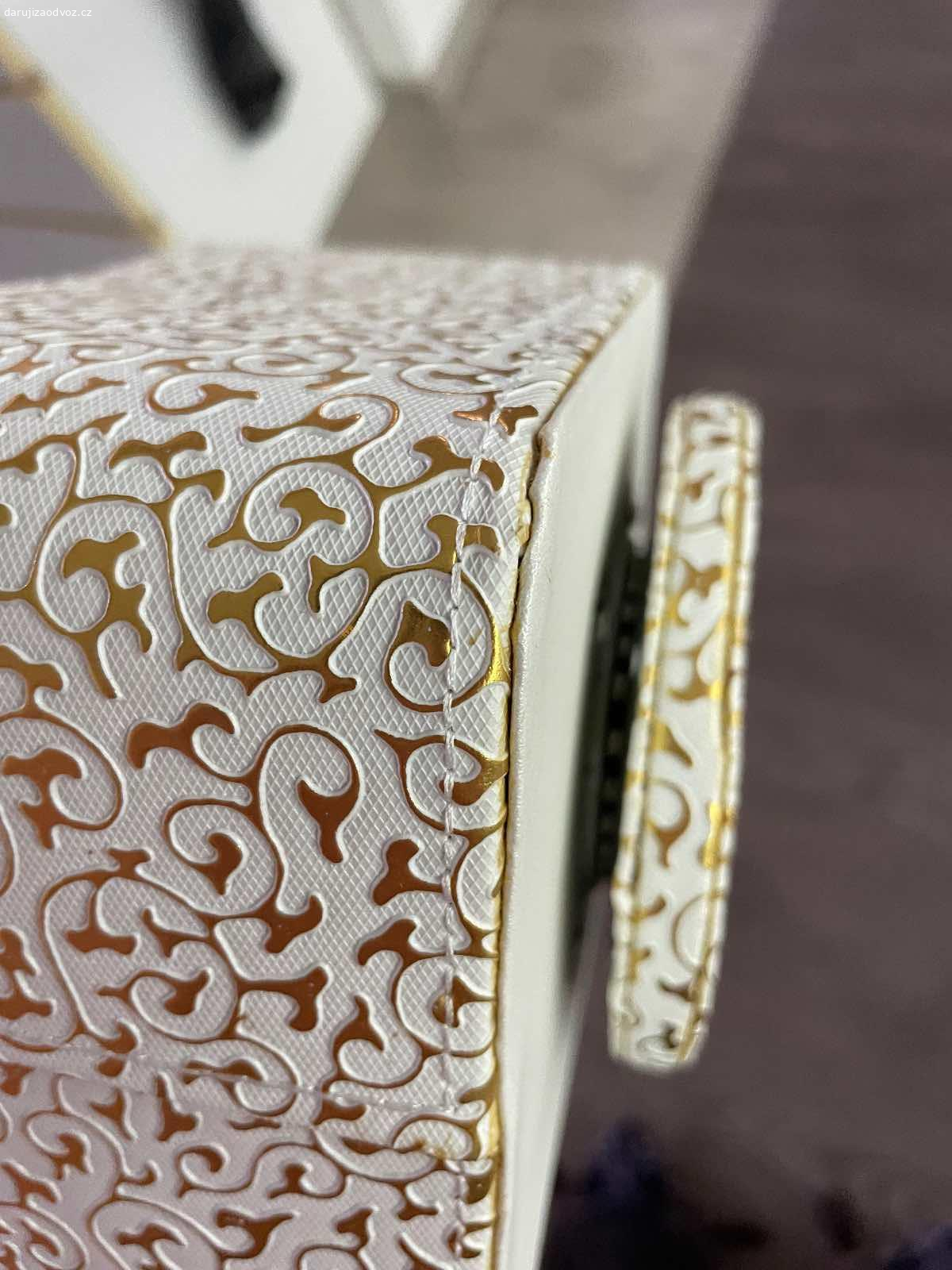 Mix. Nevezu, neposilam…po predchozi domluve vyzvednuti v Sedmihorkach/Turnove. Davam prednost tem, co si vezmou vice veci. Prosim kontaktovat me na email.