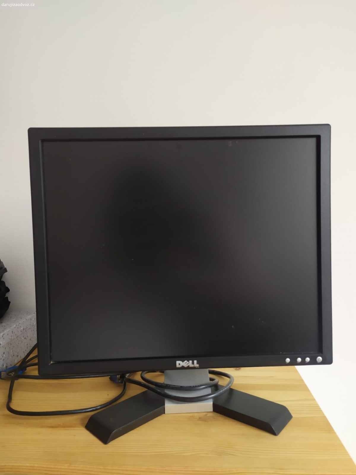 Monitor Dell. 19 palců