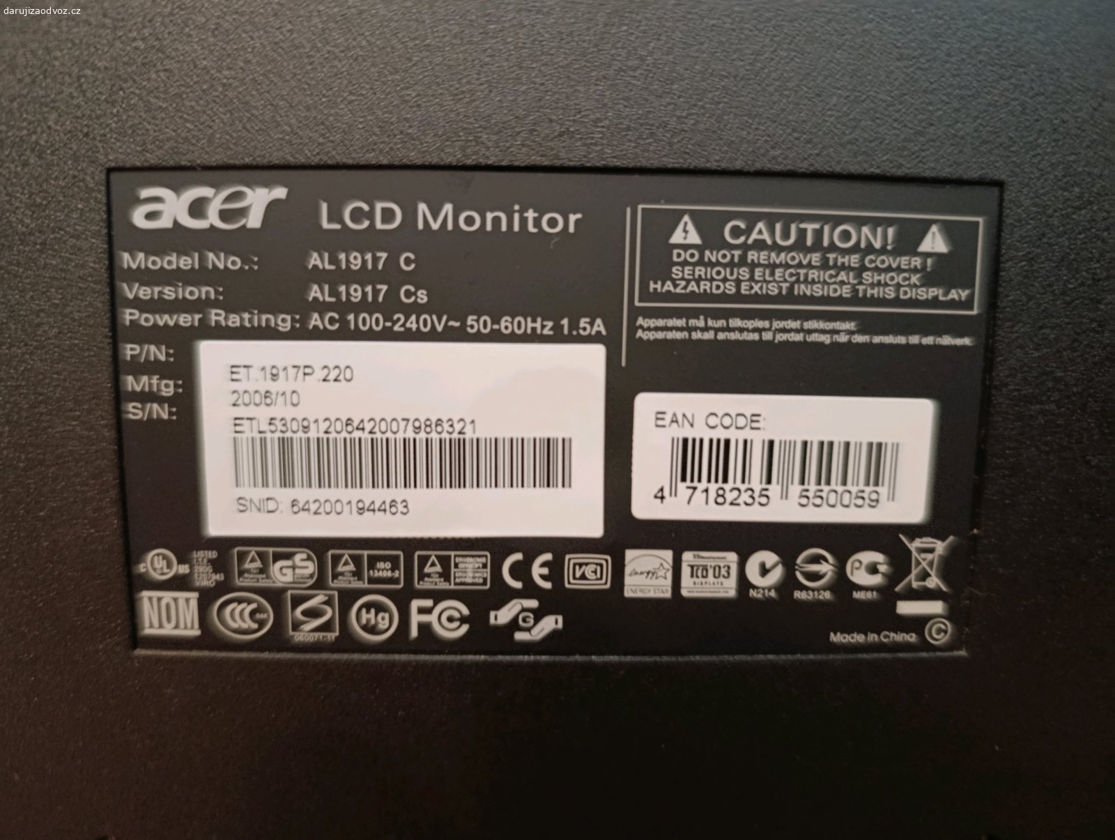 Monitor. Daruji za odvoz tento monitor Acer plus nabijeci kabel (propojovaci kabel do pocitace nemam) Monitor je plne funkcni.