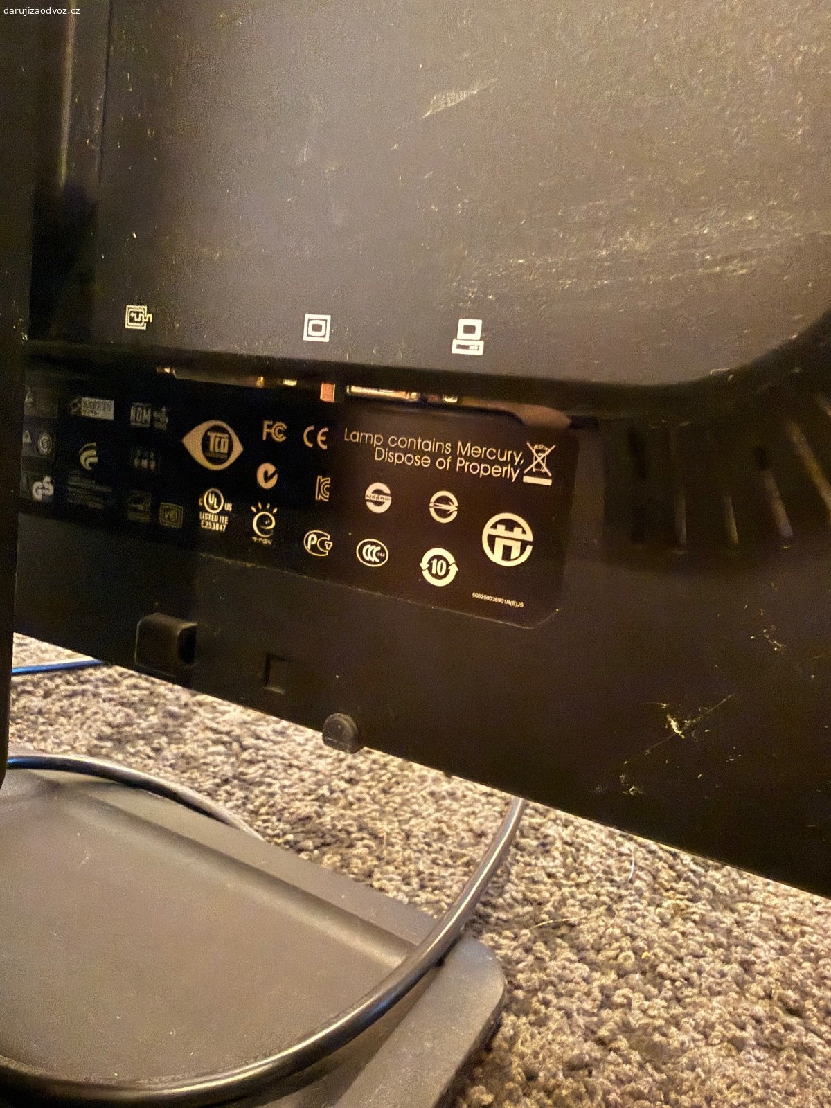 Monitor. Pouze osobní převzetí