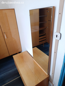 Nábytek dle foto, vše musí pryč.