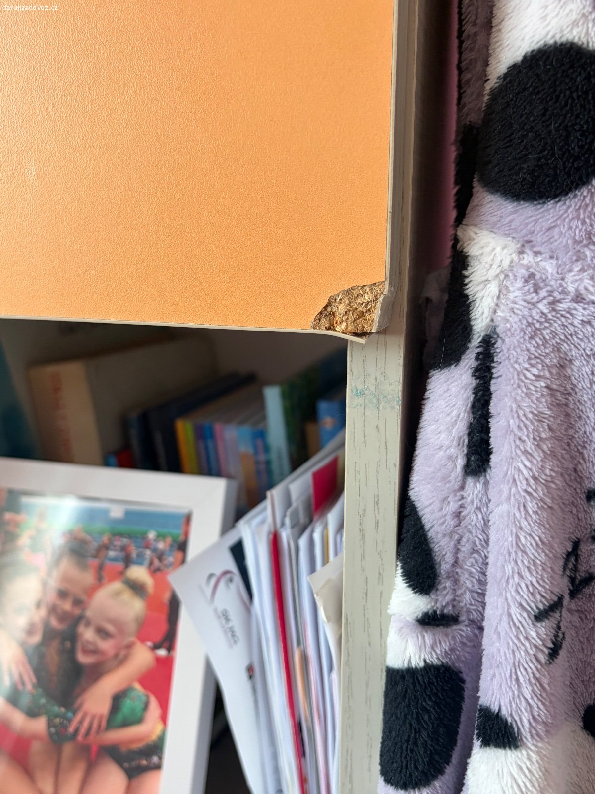 Nábytek do dětského pokoje. Za odvoz, jen jedna skřínka lehce poškozena, jinak pěkný stav