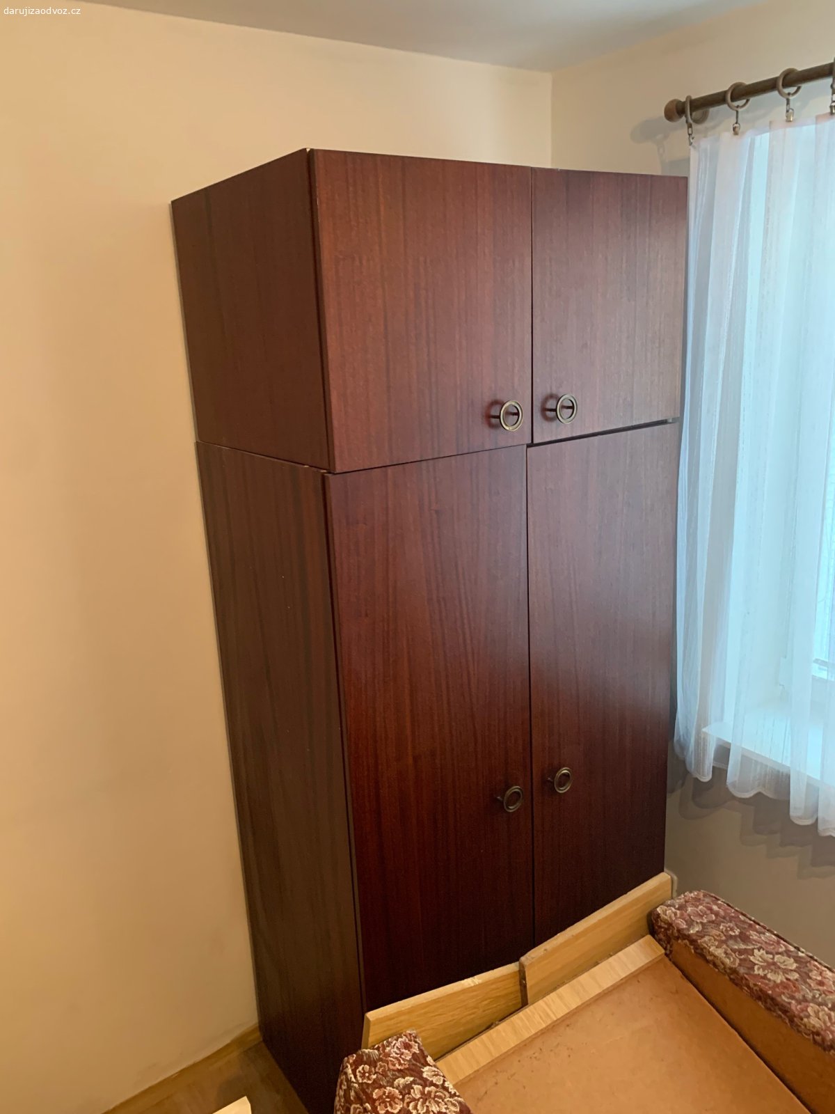 nábytek po rodičích. starý nábytek po rodičích