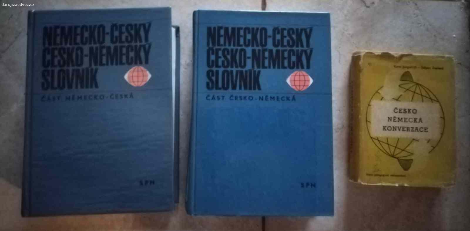 Německo český a česko německý slovník + konverzace. Daruji německo český slovník, dále česko německý slovník a v případě zájmu i konverzaci. Předám v Praze 10-Strašnicích. Jestli mi chcete něco přinést, tak třeba ovoce pro děti, není podmínkou.