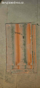 Nepoužité staré střešní tašky