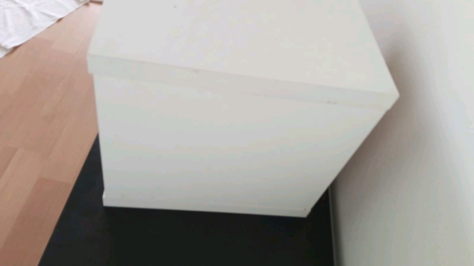 noční stolek. stav viz foto