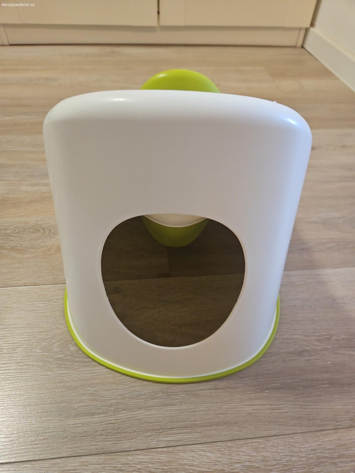 Nočník Ikea. Pouze osobní odběr na Praze 10. Prosím pište pouze sms, děkuji.