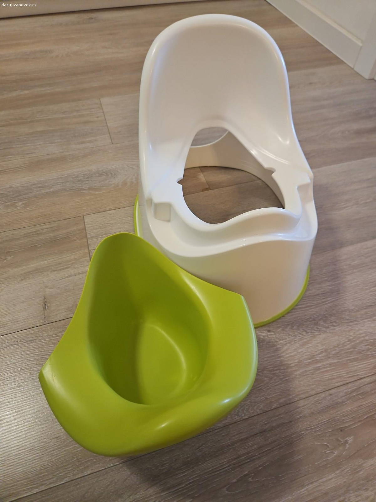 Nočník Ikea. Pouze osobní odběr na Praze 10. Prosím pište pouze sms, děkuji.