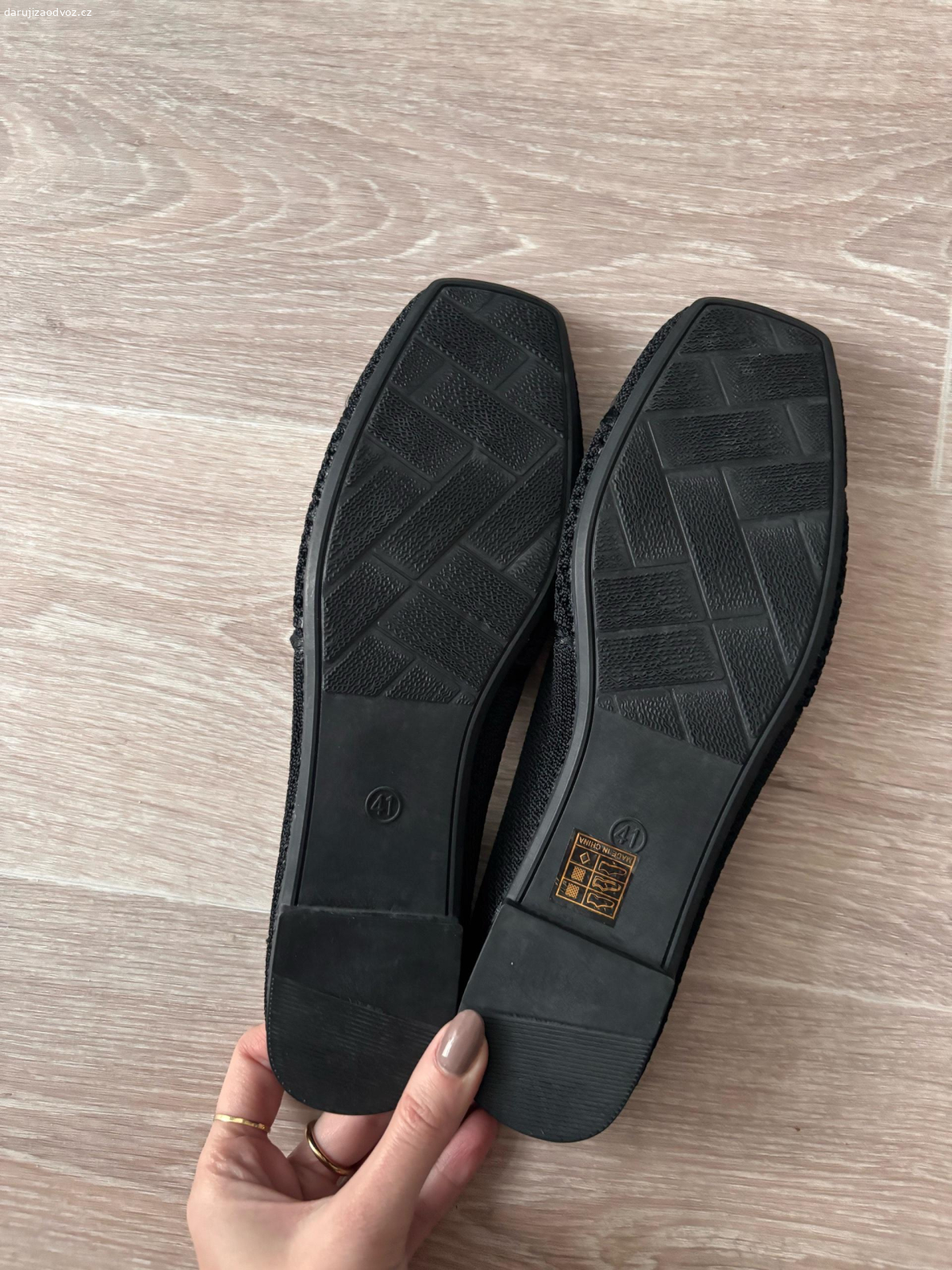 Nové boty. Daruji pohodlné nazouvací boty
Velikost 41
Nikdy nenošené

V případě zájmu volejte/pište na mobil!!
Preferuji rychlé a slušně vychované zájemce:)