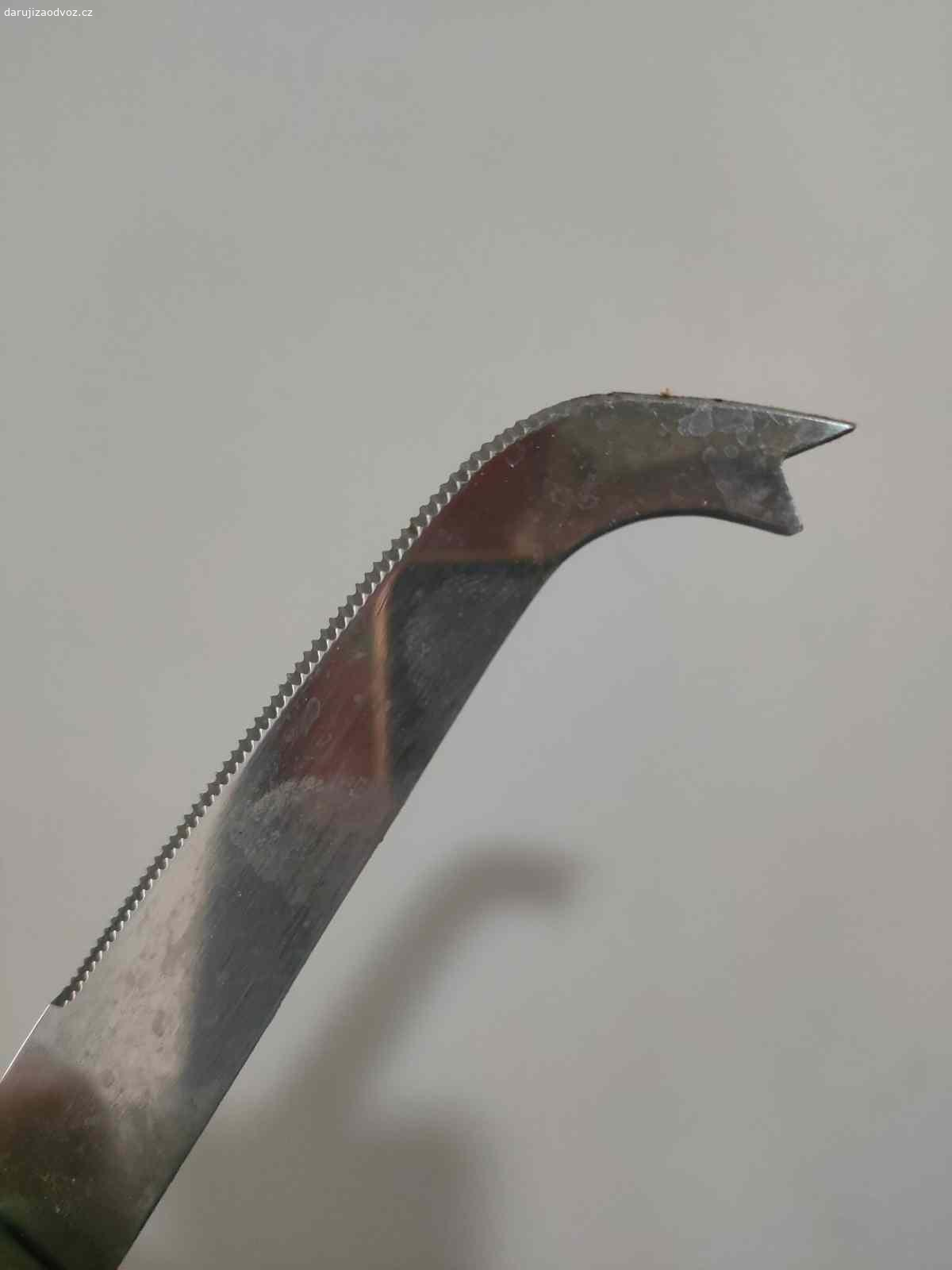 Nůž na sýr. Daruji za odvoz, málo používaný