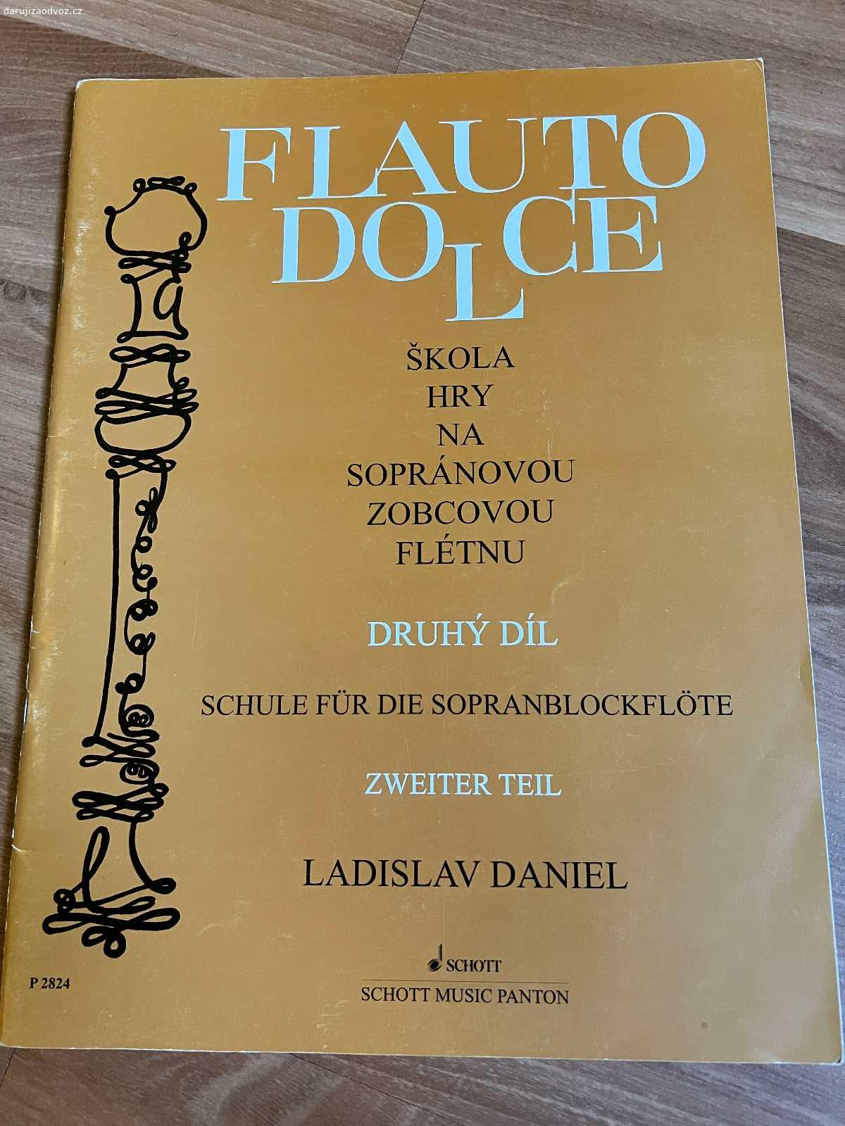 Obal na flétnu a učebnice. Daruji tašku na zobcovou flétnu a učebnice.