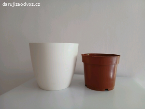 Obal na květináč a pěstební květináč