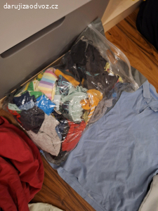 oblečení na látku / něco na donošení