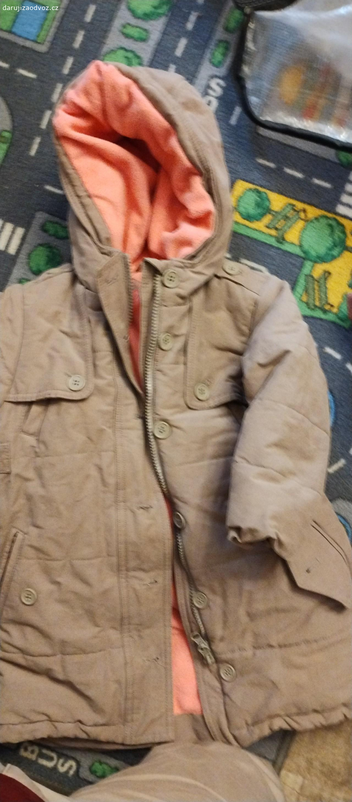 Oblečení pro holčičku  98-104. taška oblečení pro holčičku v dobrém až výborném stavu, vhodné pro věk cca 3-4 roky, taška obsahuje i další věci než je na fotkách