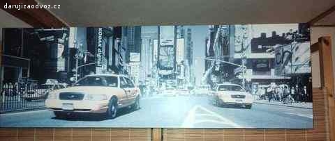 Obraz New York - na plátně - ZA KÁVU NESCAFÉ. Nabízím obraz plátno v dřevěném rámu - motiv silnice a auta New York - předám Praha 10-Strašnice za kávu Nescafé