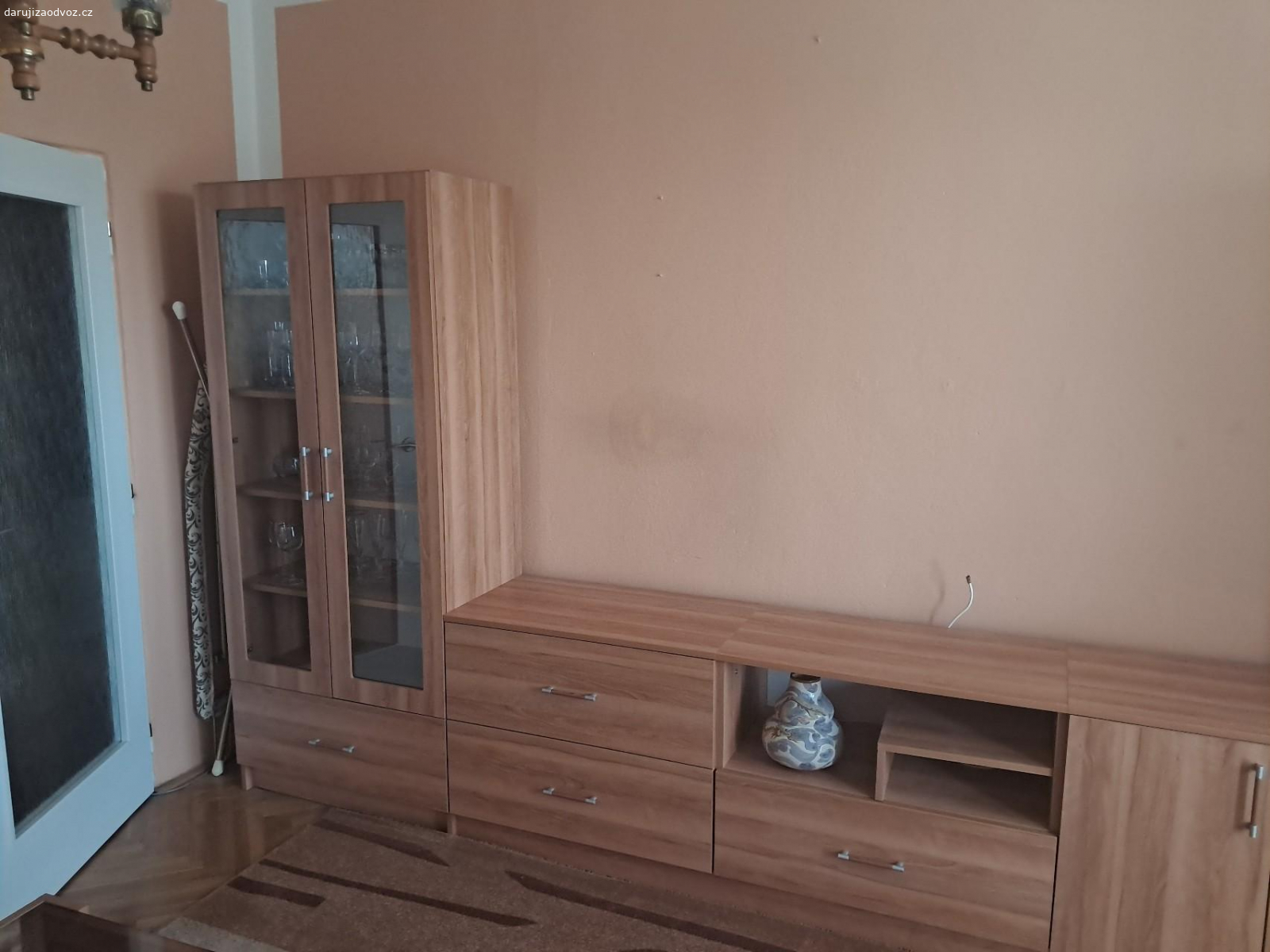 obývací stěna. 5 dílna obývací stěna,  da se rozmontovat