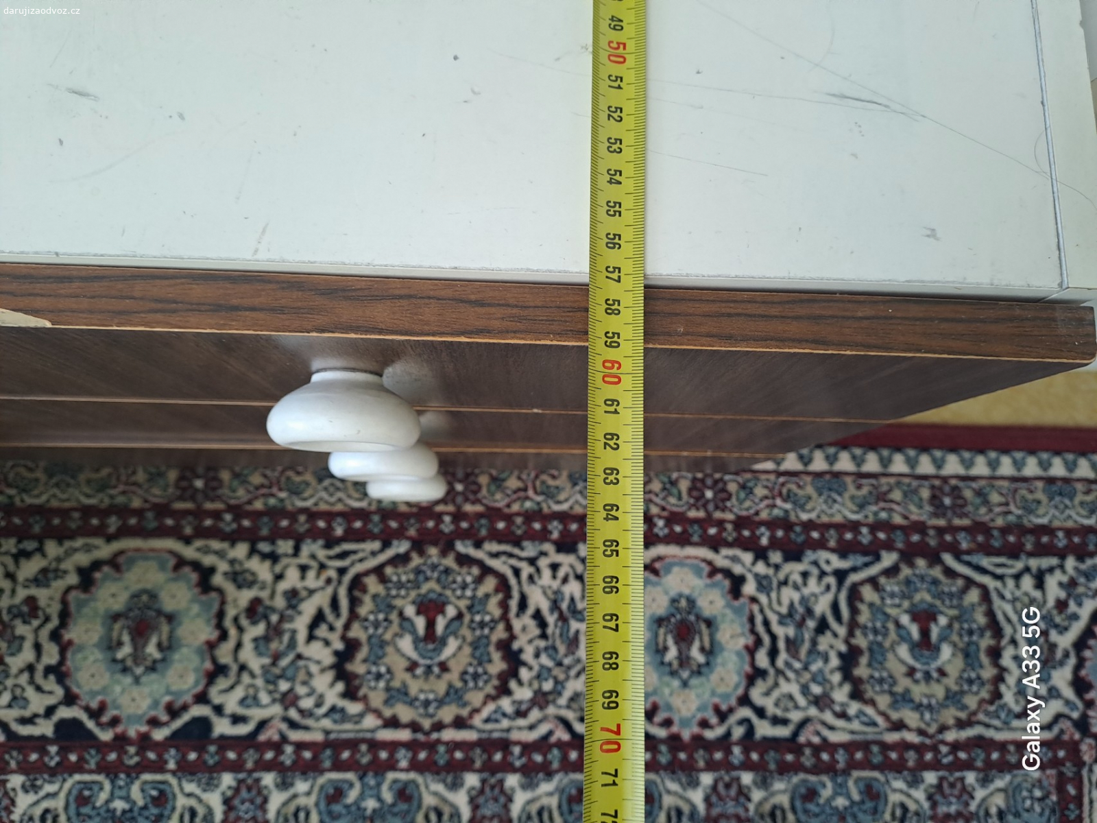 Obývací stěna. Jeví známky používání. Ale vše funguje.