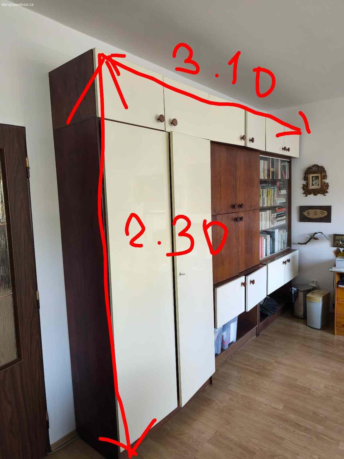 Obyvaci stena. Daruji za odvoz obyvaci stenu.