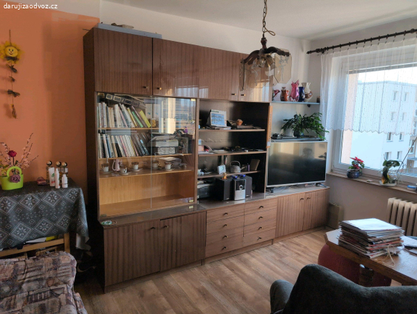 Daruji obývací stěnu