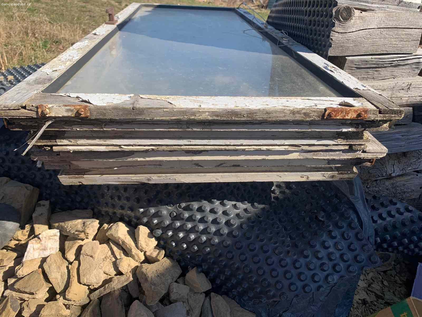 Okno. 60x150 - třeba na pařník