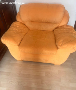 Oranžová sedací souprava