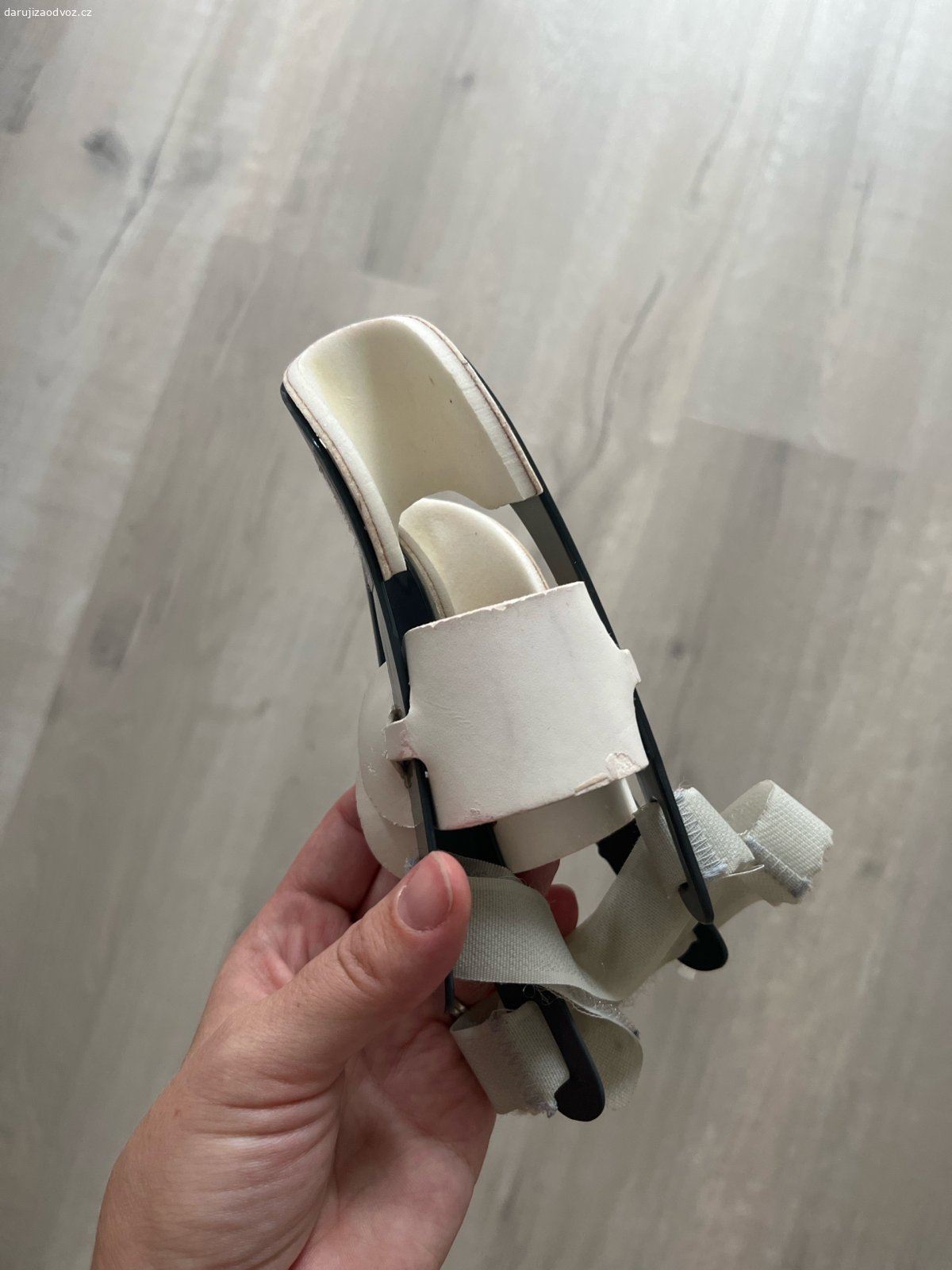 Ortex na halluxy. darujem za odvoz 
používané