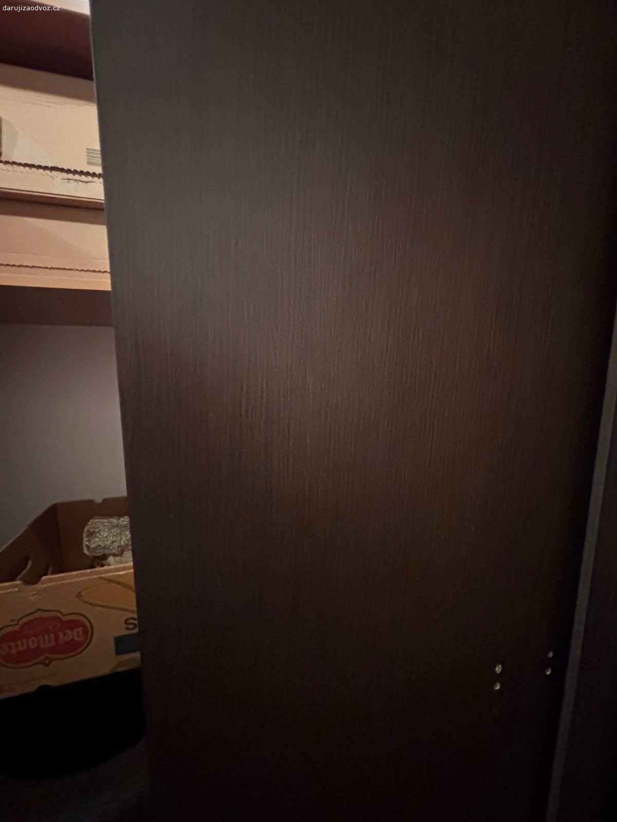 Panely dřevotřísky. Jsou vážně velké odvoz je na dodávku.