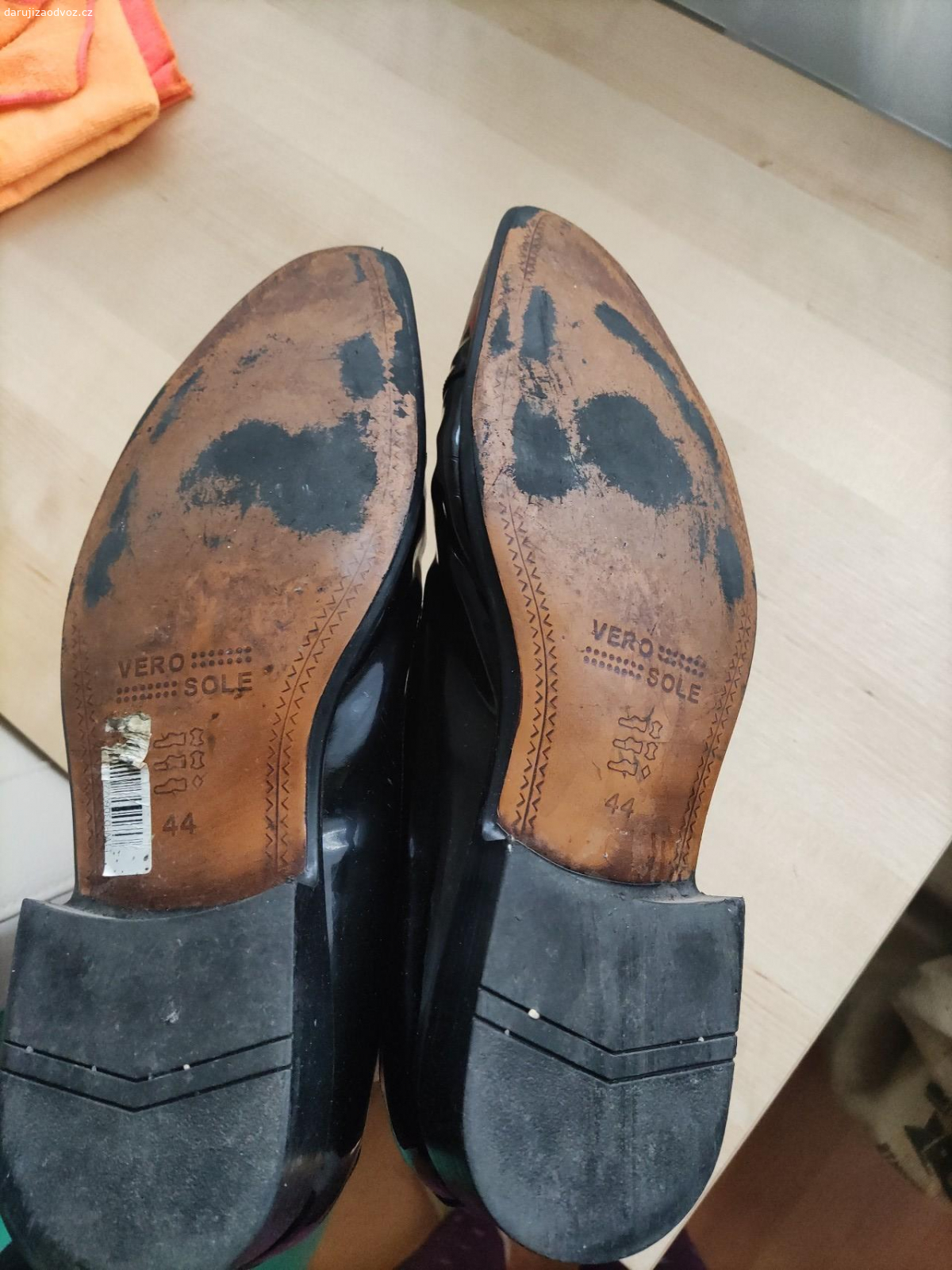 pánske kožené boty veľ 44. lak už je zničený