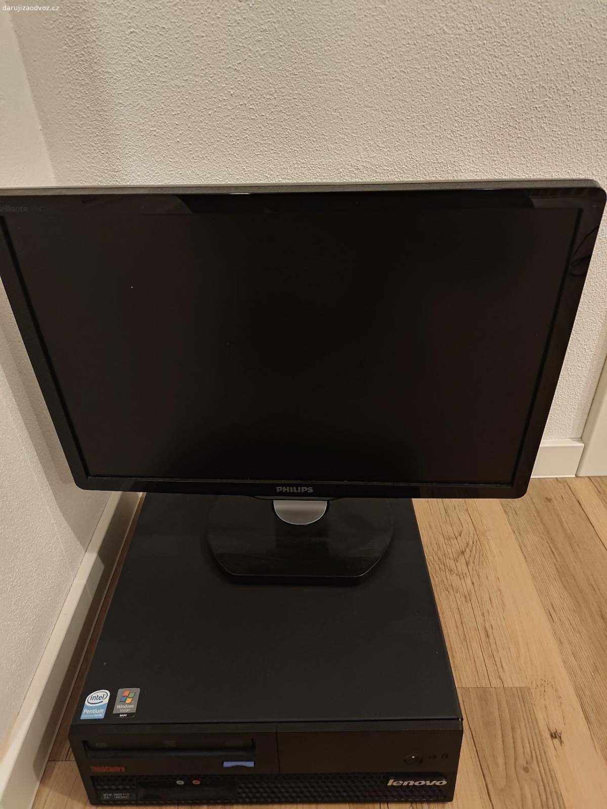 pc+monitor. pc duo core, štítek na visty, disk 160gb, funkční ale je zformátovaný disk, aktuálně bez os, monitor netuším, jestli je funkční či ne.
Předám ve Stodě či Plzni.