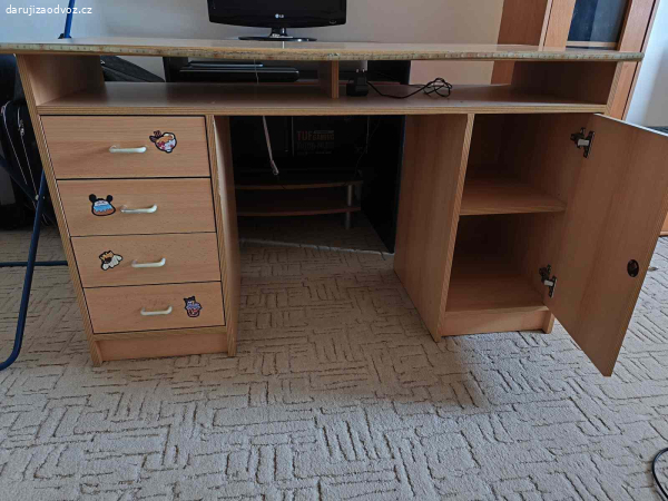 Pc stůl