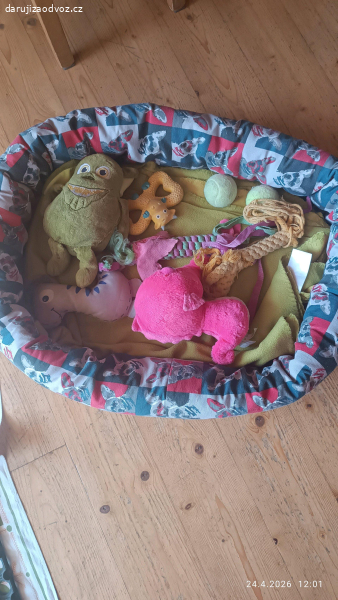 Pelíšek pro pejska a hračky
