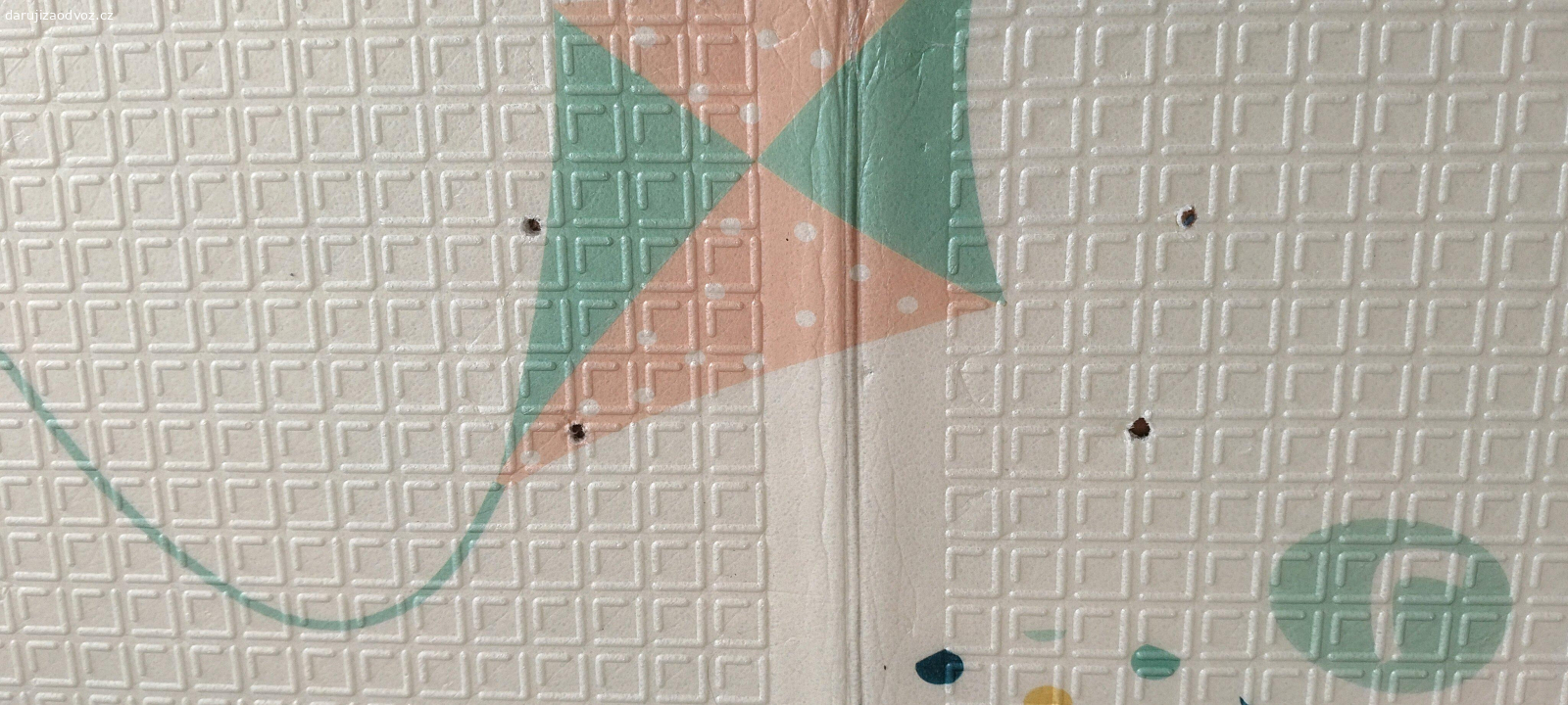 penová podložka. deti jej dali dosť zabrať víz foto ale na chalupu, na terasu, ... poslúži ešte