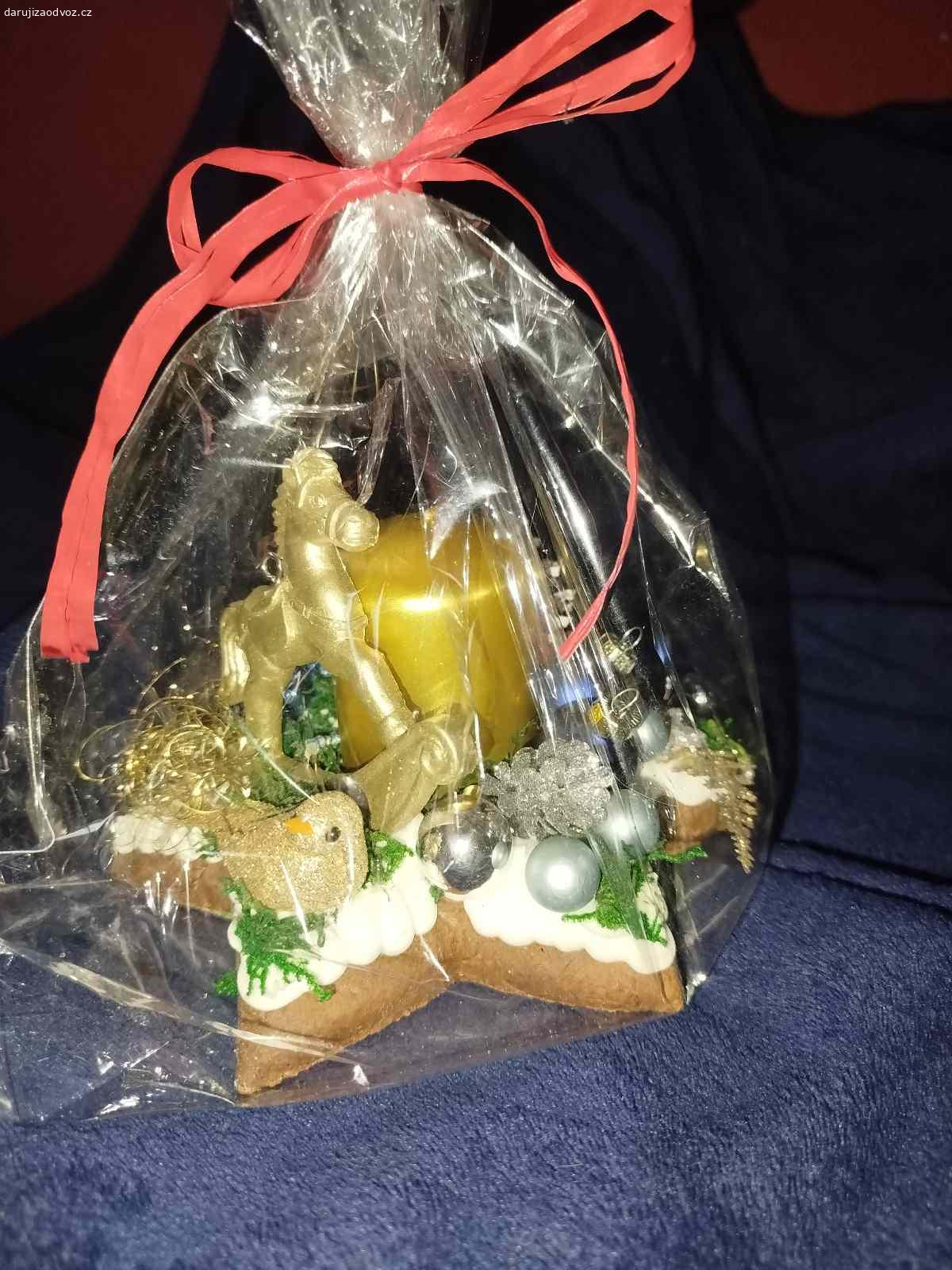 Perníkový svícínek. Krásný perníkový svícen s ozdobičkami- ideální pro radost malých dětiček ♥️. Perník je čistě 