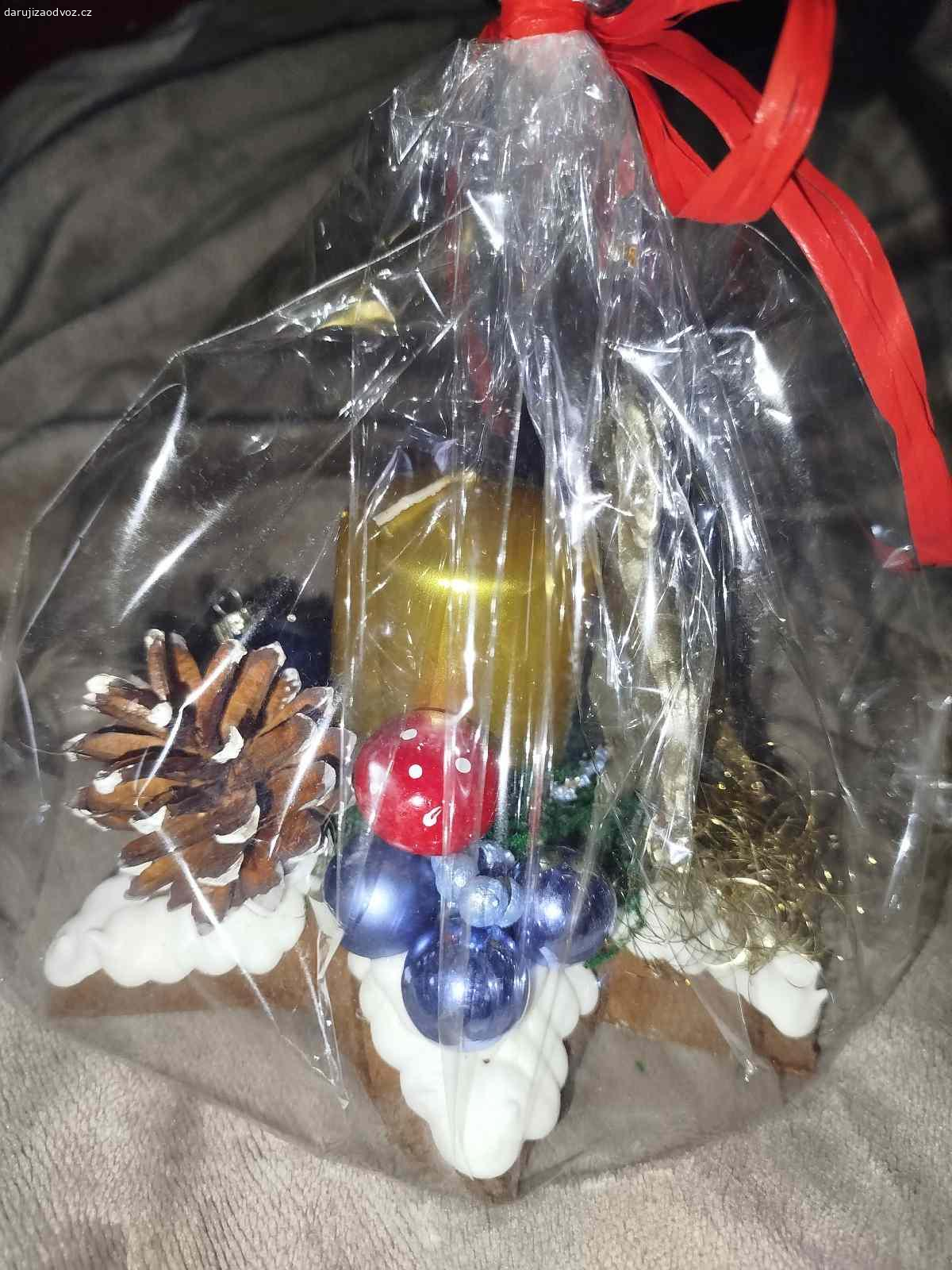 Perníkový svícínek. Krásný perníkový svícen s ozdobičkami- ideální pro radost malých dětiček ♥️. Perník je čistě 