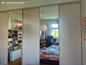 Pětidílná vestavěná skříň