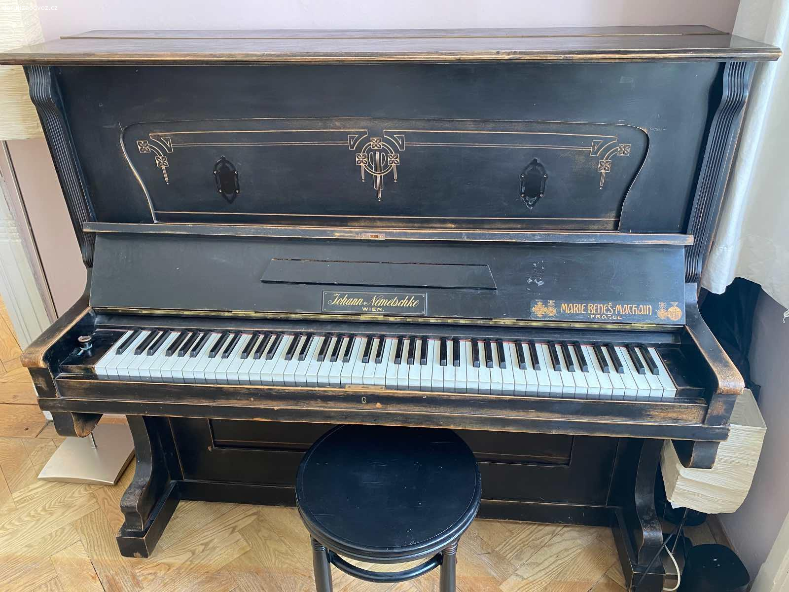 Pianino za odvoz. Daruji za odvoz nádherné historické pianino rakouské výroby J. Nemetschke Wein, stav viz foto, naprasklá zadní deska.