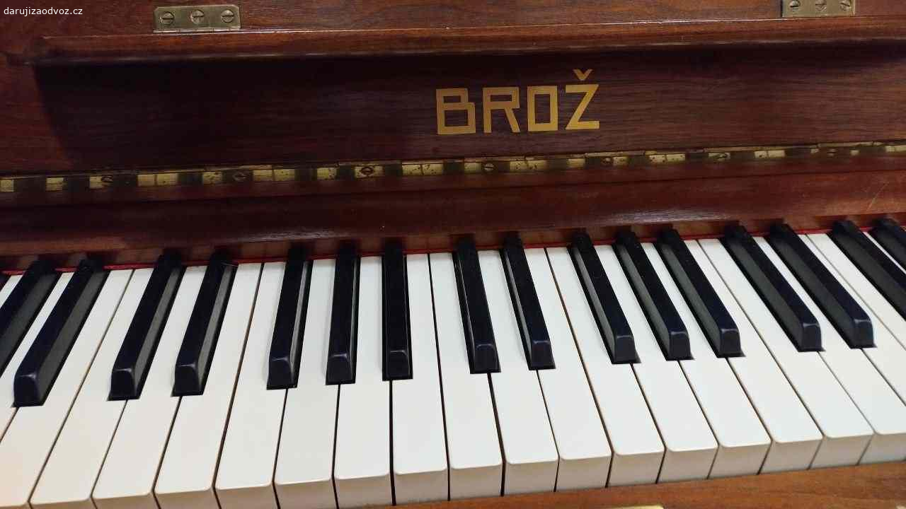 Piano BROŽ. Dobrý den, darujeme piano BROŽ ve výborném stavu. Pouze vlastní odvoz. Piano se nachází v Praze 2, v bytě ve 1. patře.
Pro kontakt WhatsApp nebo e-mail
Děkujeme!