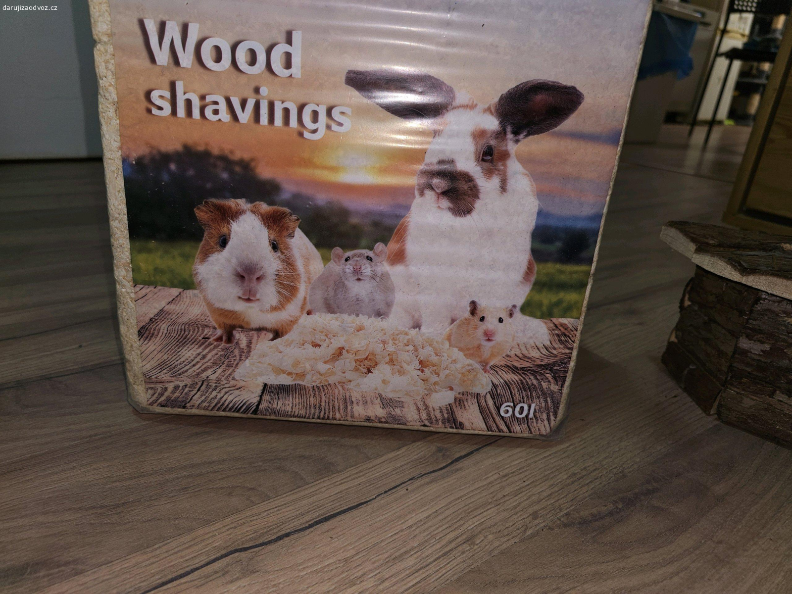 Piliny pro hlodavce. Daruji otevřený balík pilin pro hlodavce ideální jako podestýlka. Akorát je otevřený je z něj malinko odebráno. 
Milka čokoláda potěší ale není podmínkou.