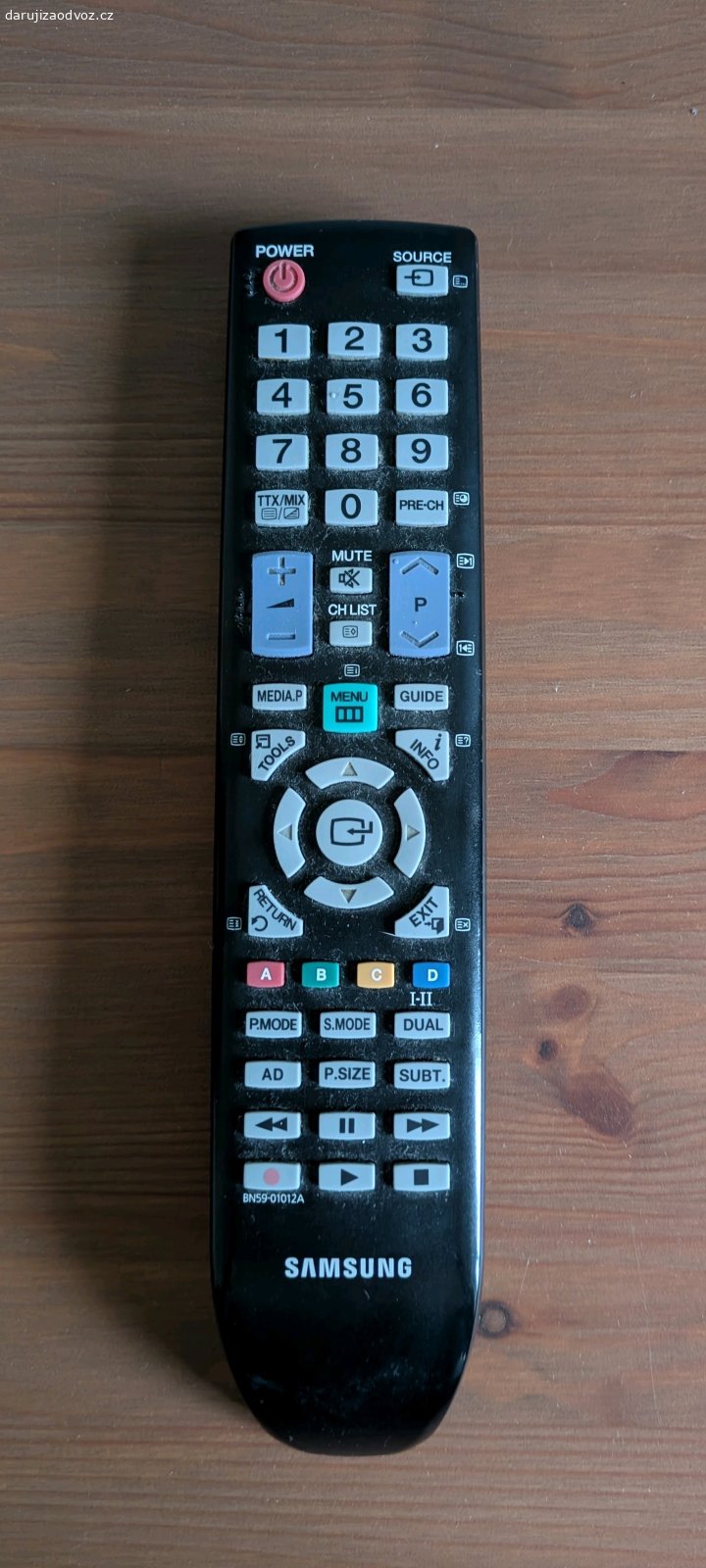 Plasmová televize Samsung. Stará plasma TV 1024x768, úhlopříčka 107cm (42"), funkční, s ovladačem (potřeboval by nové baterky), připojení přes HDMI, VGA, USB, nebo na set top box, rok 2010, obraz nic moc. HDMI kabel není součástí.