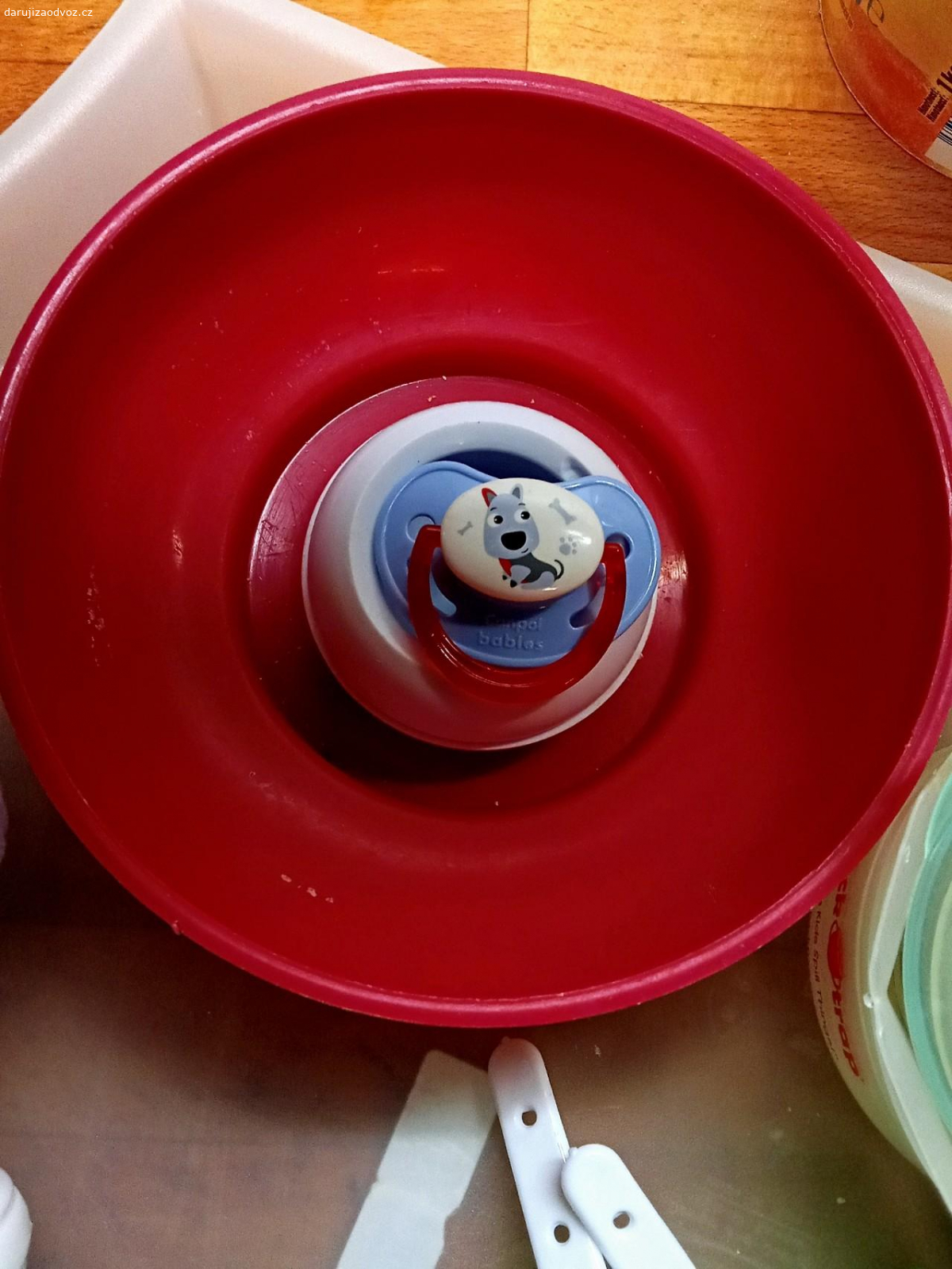 Plastové Lahvičky Avent apod. Lahv, dudl, savicky, řetízek k dudl,pouzdra, ouška apod 
Předaní Bozeny Němcové u Nuseláku Příp IPak Karlak Mirak Nusle Vinohrady
Možno ve dne i v noci
pište rovnou sms s datem a časem, přijde vám sms nebo zavolám pro potvrzeni. na cislo