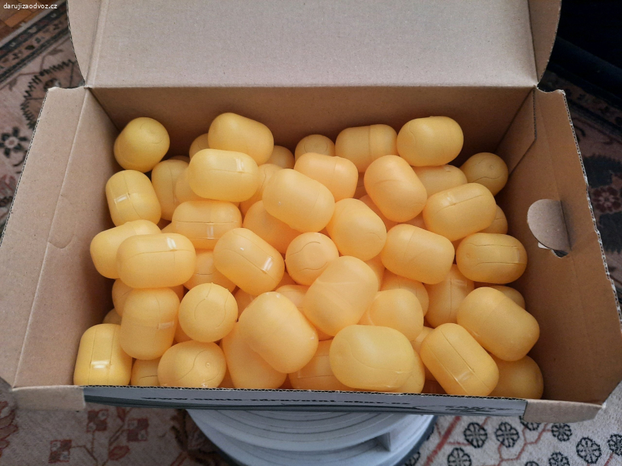 Plastové obaly z kinder vajíček