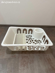 Plastový odkapávač na nádobí